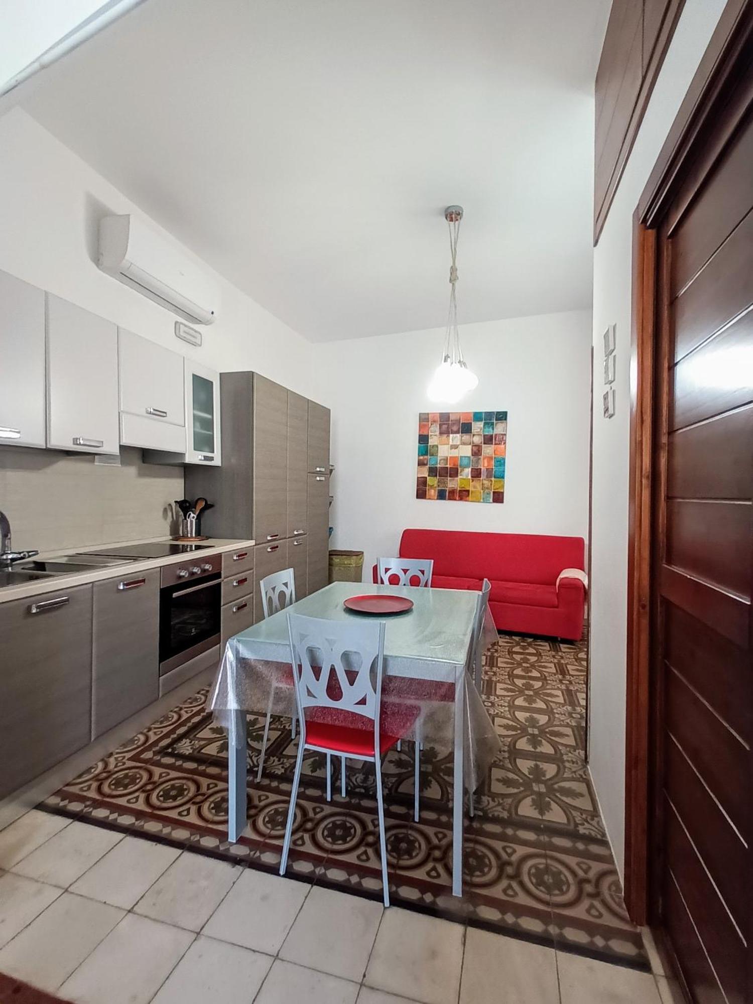 Antiche Mura Apartments "Nel Cuore Della Puglia"Bivani, Cucina, Terrazzo Turi Extérieur photo